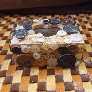 Vintage Button Box ~ Trinket Box ~ Button Collectors